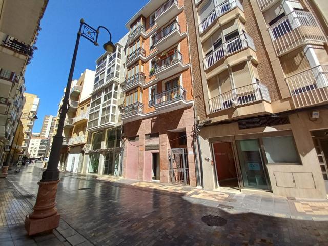 Espectacular piso año 2010 en calle Sagasta, con vistas a calle del Carmen photo 0