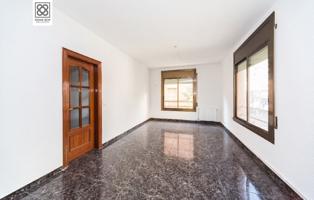 PISO EN VENTA EN SANT ANDREU photo 0