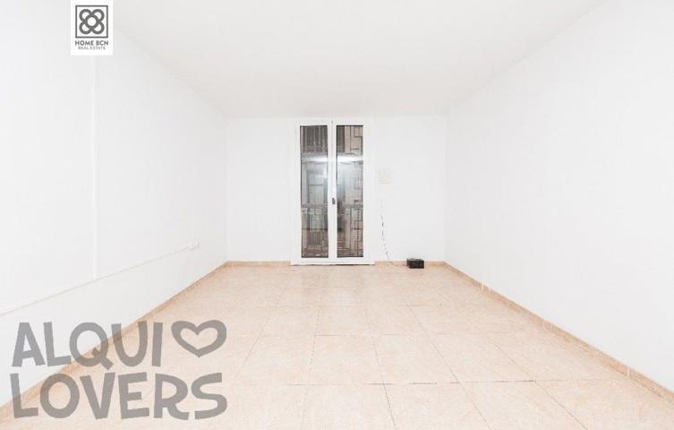 Piso en ventaen Calle Malnom, Barcelona photo 0