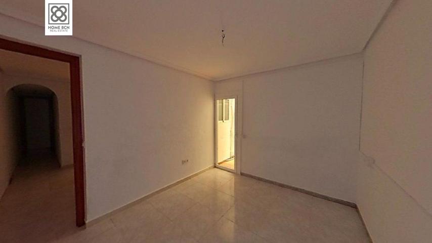 Piso en venta en Nou Barris photo 0