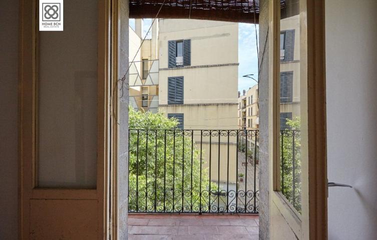 PISO EN VENTA EN EL RAVAL photo 0