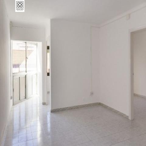 PISO EN VENTA EN CALLE TERRASSA, SANTA COLOMA DE GRAMANET photo 0