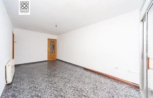 PISO EN VENTA EN CALLE SICILIA, SANTA COLOMA DE GRAMANET photo 0