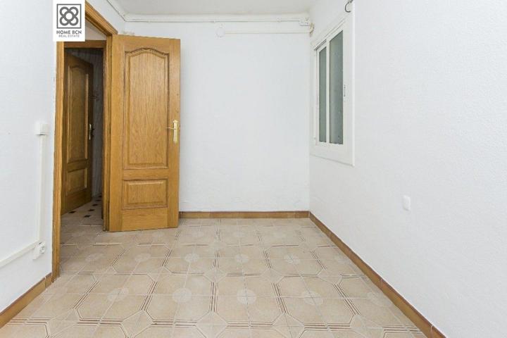 PISO EN VENTA EN CALLE BRUC, SANTA COLOMA photo 0