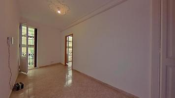 PISO EN VENTA EN POBLESEC photo 0