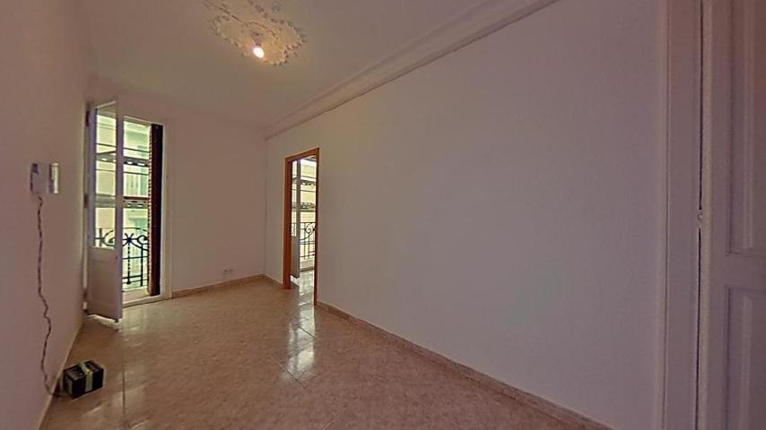 PISO EN VENTA EN POBLESEC photo 0