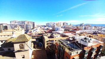 Piso alto con amplias vistas en pleno centro de Murcia photo 0