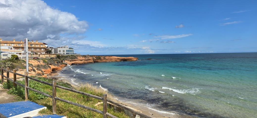 ¡Vive a solo 70 metros de la playa en Torre de la Horadada! 🌊🏡 photo 0
