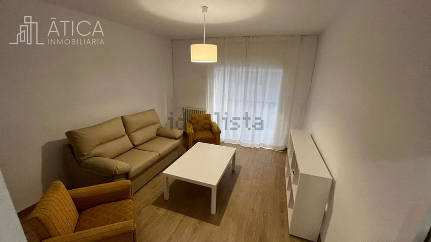 Alquiler de piso en San Vicente, Salamanca. photo 0