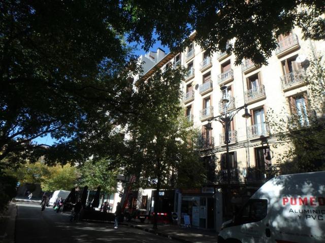 EN PLENO CENTRO DE PAMPLONA OFICINA COMPLETAMENTE EQUIPADA. photo 0