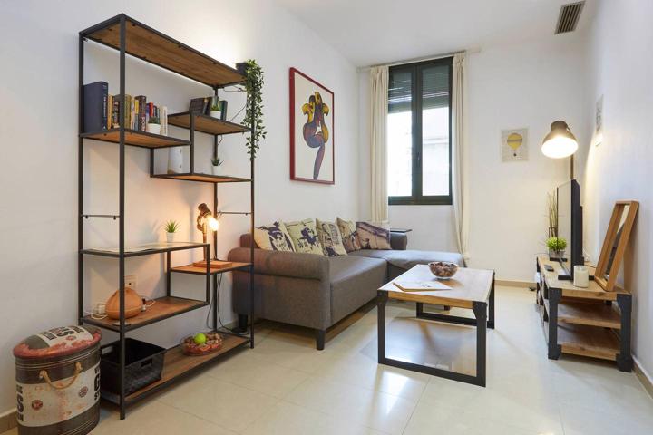 Piso con Encanto en Carrer Sant Martí photo 0