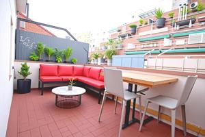 Precioso ático con terraza en zona tranquila photo 0