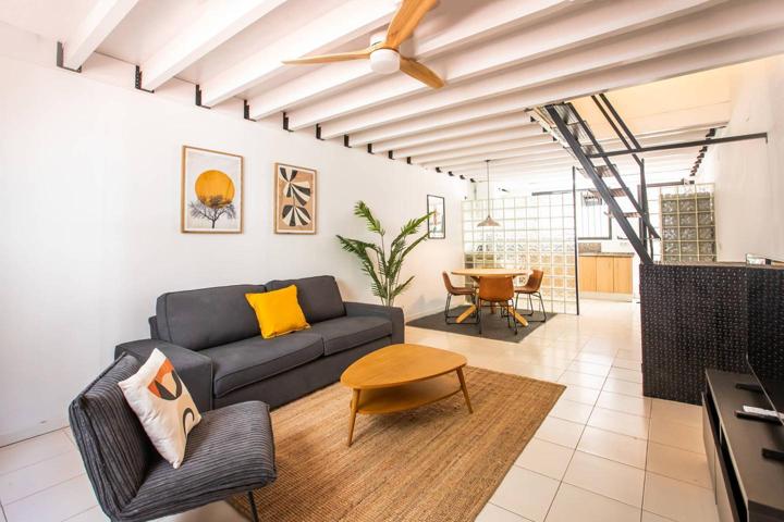 Encantador Dúplex con Terraza Privada y Jardín Comunitario – Ciutat Vella - Raval photo 0