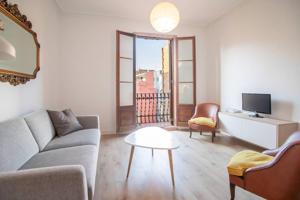 Piso reformado y luminoso con 2 baños photo 0