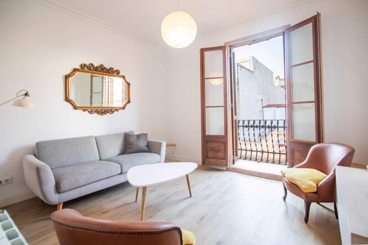 Piso reformado y luminoso con 2 baños photo 0