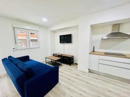 Local Reformado en Planta Baja – Ideal como Estudio o Despacho en Rambla Badal (Barcelona) photo 0