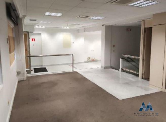 Local en venta en Madrid de 235 m2 photo 0