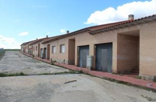 Adosado en venta en Erustes de 172 m2 photo 0