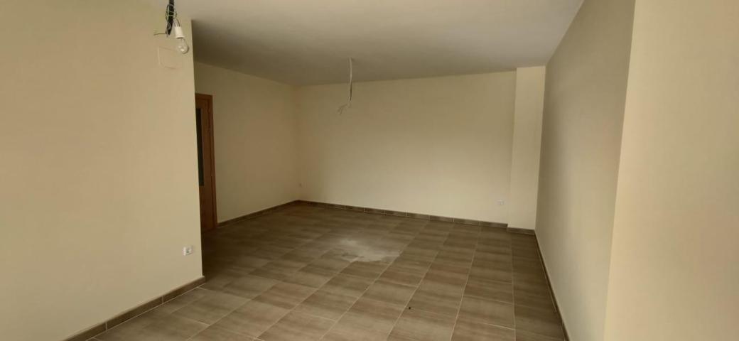 Piso en venta en Consuegra de 106 m2 photo 0