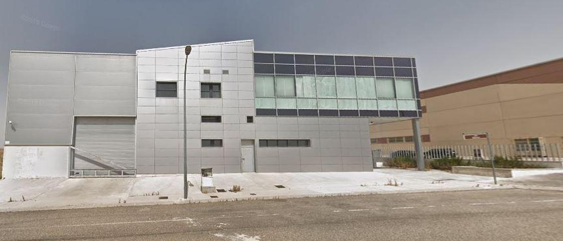 Nave Industrial en venta en Villaluenga de 1774 m2 photo 0