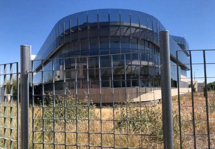 Oficina en venta en Torrijos de 2495 m2 photo 0