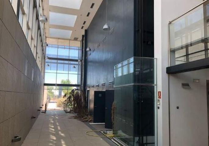 Oficina en venta en Torrijos de 2495 m2 photo 0