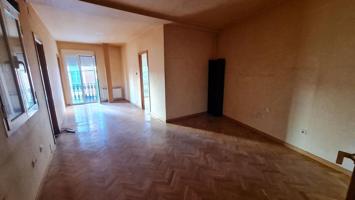 Piso en venta en Quintanar de la Orden de 94 m2 photo 0