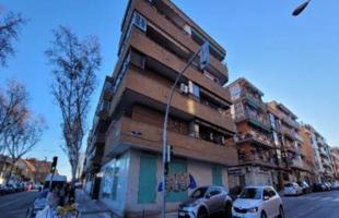 Local comercial en venta en Canillejas, Madrid photo 0