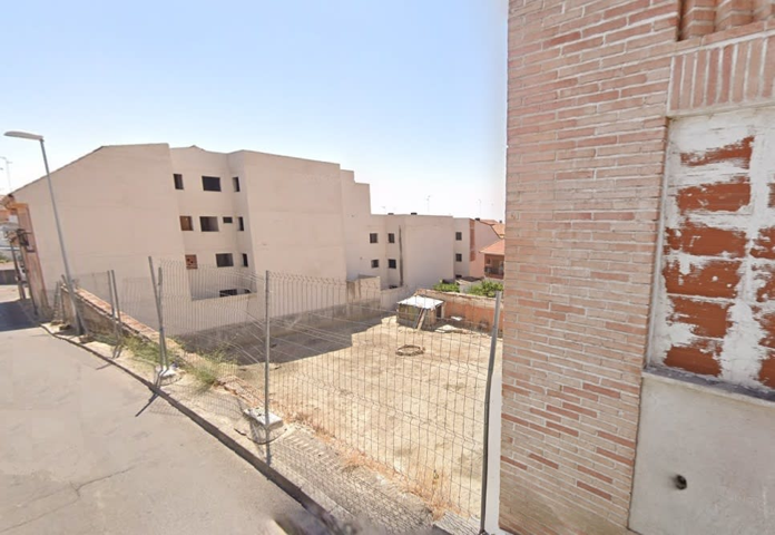 Terreno en venta en Calle Zarza, Yuncos photo 0