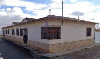 Casa en venta en Calle Caballero del Verde Gabán, El Toboso photo 0