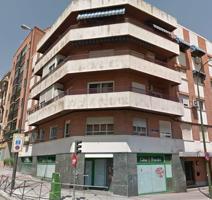 Local comercial en venta en Calle Saavedra Fajardo, Madrid photo 0