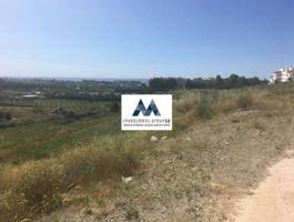 Suelo urbanizable residencial en venta en Estepona photo 0