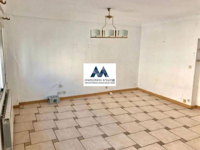 Piso en venta en Calle Jeronima Llorente, Madrid photo 0