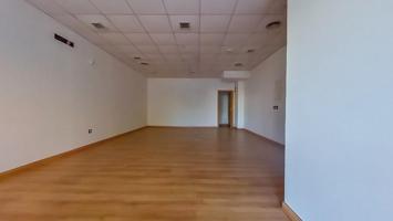 Local comercial en venta en CALLE OSA MAYOR, PARLA photo 0