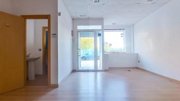 Local comercial en venta en CALLE OSA MAYOR, PARLA photo 0