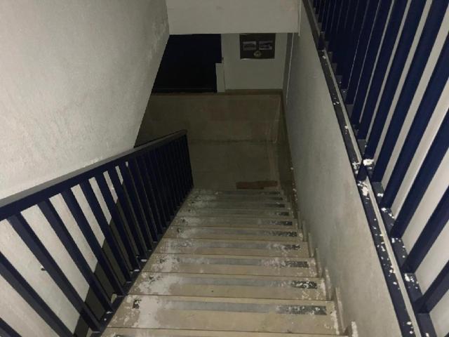 Local en venta en Madrid de 85 m2 photo 0