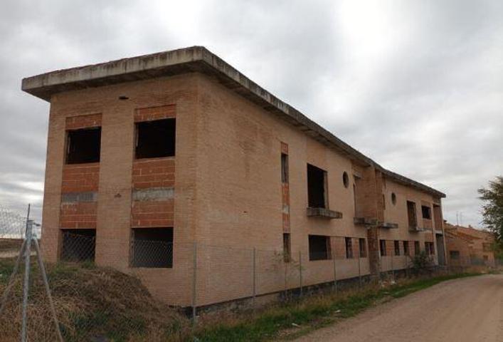 Edificio en venta en Camarena de 186 m2 photo 0