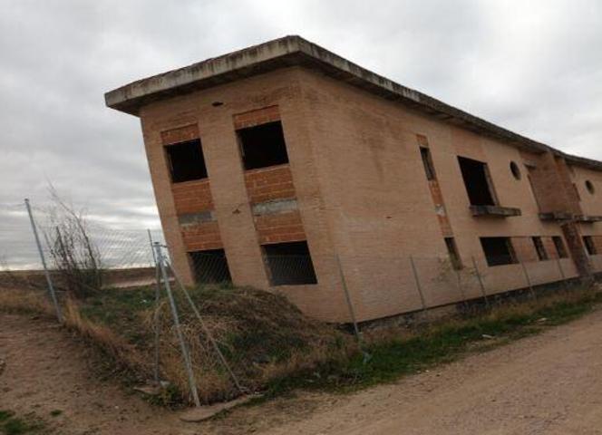 Edificio en venta en Camarena de 186 m2 photo 0