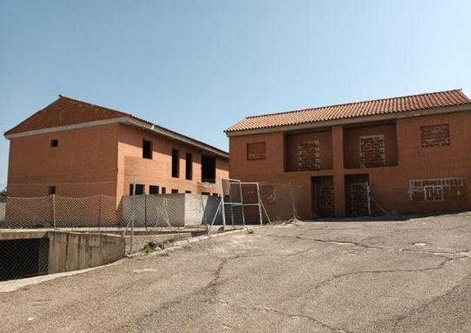 Edificio en venta en Recas de 1653 m2 photo 0