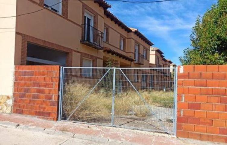 Edificio en venta en El Puente del Arzobispo de 8797 m2 photo 0