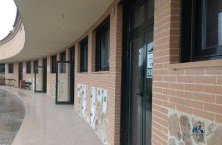 Local en venta en Escalona de 849 m2 photo 0