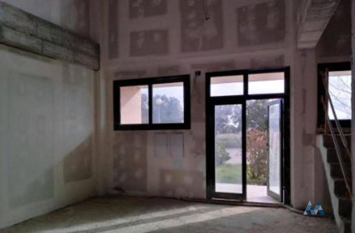 Local en venta en Escalona de 849 m2 photo 0