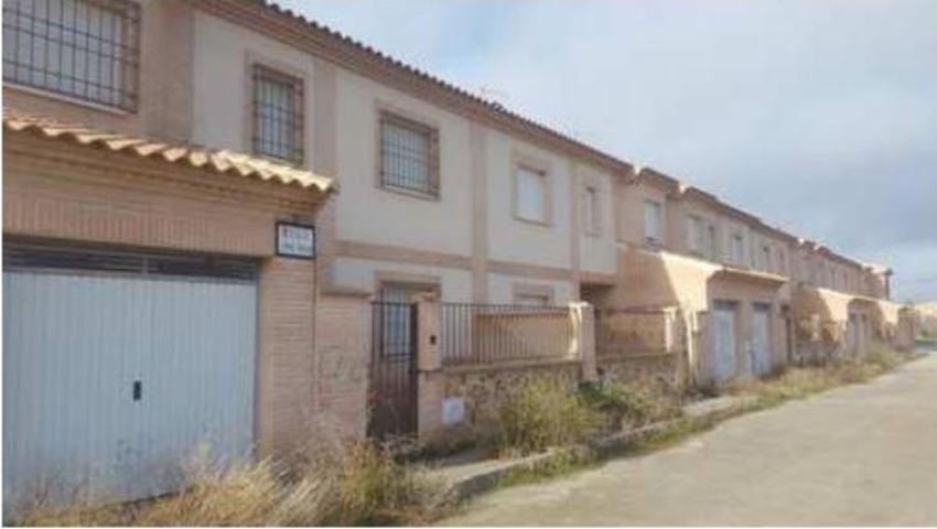 Edificio en venta en Noez de 187 m2 photo 0