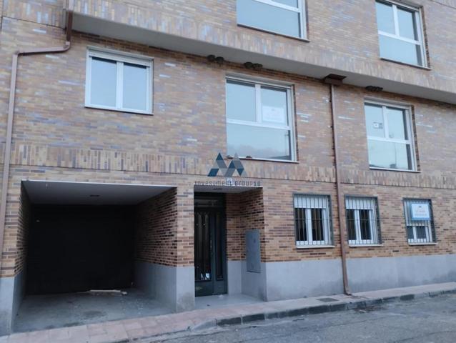 Piso en venta en Camarena de 91 m2 photo 0