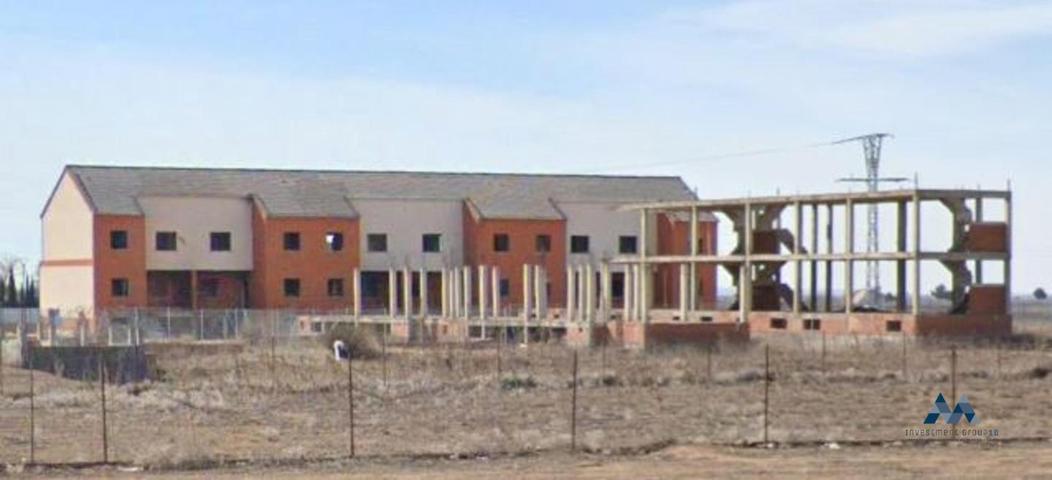 Edificio en venta en Quintanar de la Orden de 247 m2 photo 0