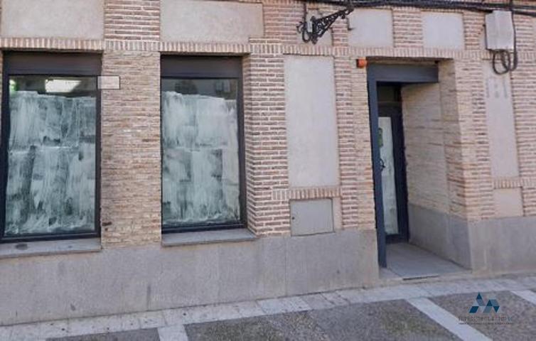 Local en venta en Navalcarnero de 138 m2 photo 0