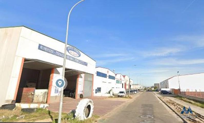 Nave Industrial en venta en Talavera de la Reina de 1494 m2 photo 0