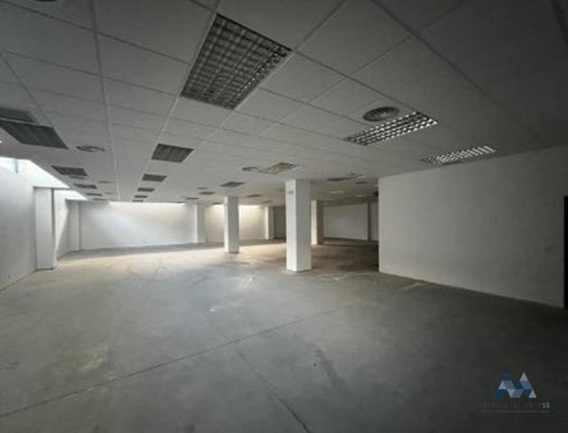 Local en venta en Alcalá de Henares de 1007 m2 photo 0