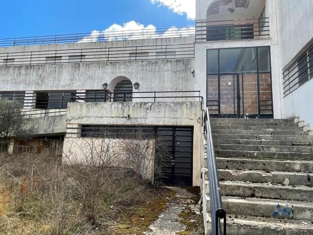Edificio en venta en Cifuentes de 24960 m2 photo 0