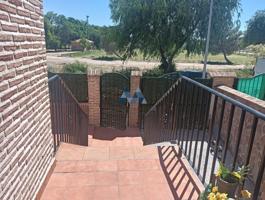 Casa - Chalet en venta en Yuncos de 242 m2 photo 0